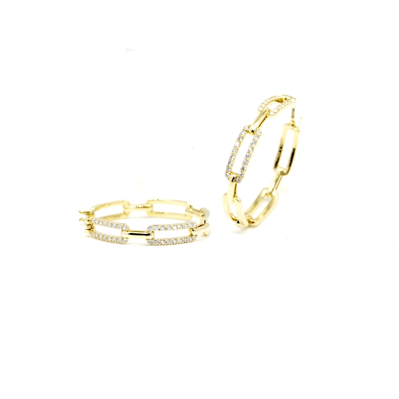 Minimalist Chain Motif Alternating Pave Lab Cultured Diamond Huggie Earrings