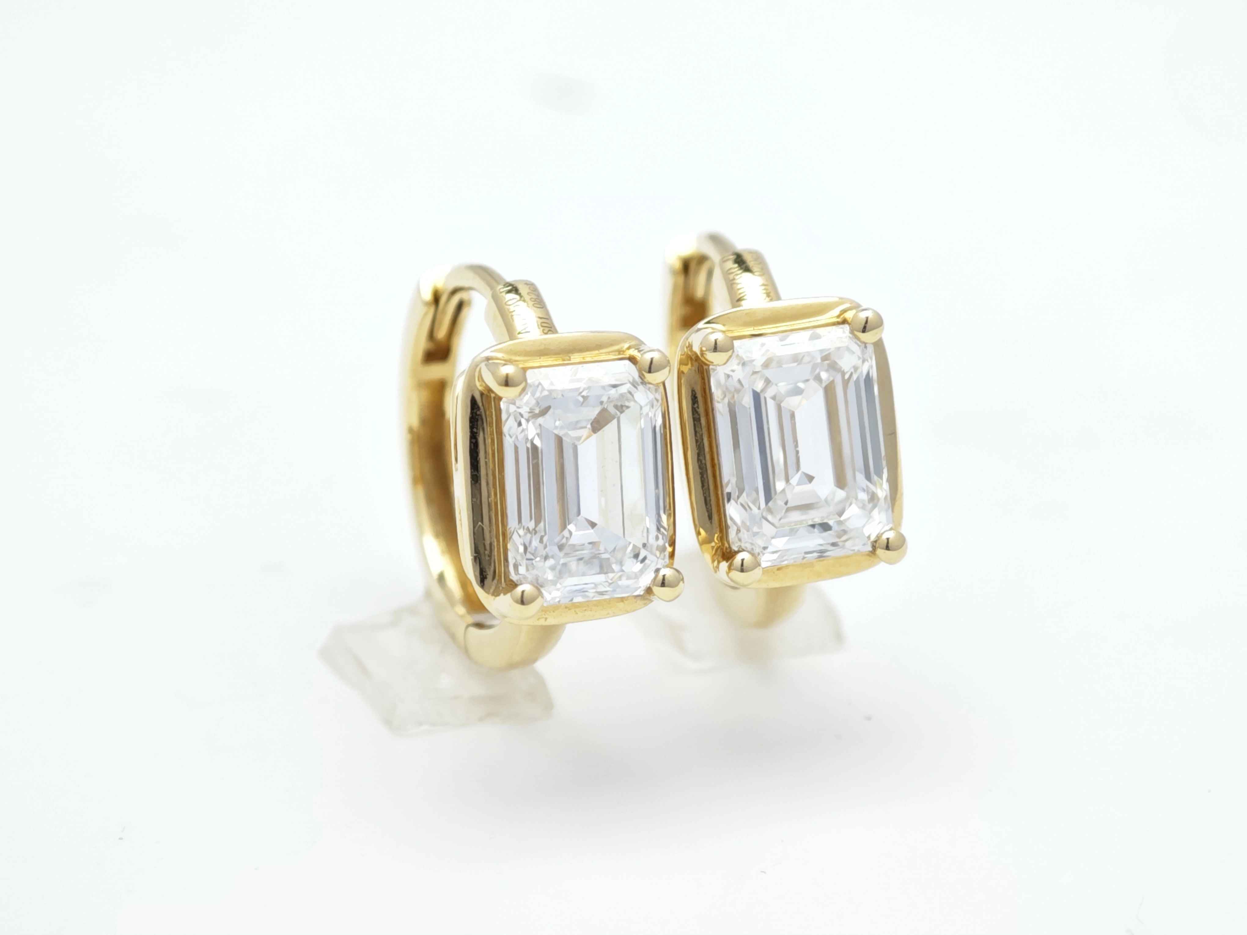 Four Prong EMerald Cut Wide Edge Setting Lab Cultured Diamond Hoop
