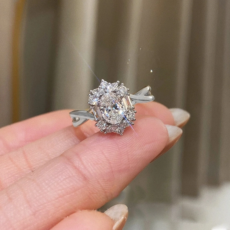Oval Cut Main Stone Cluster Accents Diamond Ring With Crisscross Shoulder Plain Band