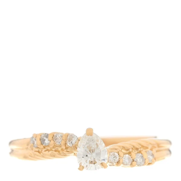 18K Gold .28ct Pear Cut Diamond Ring